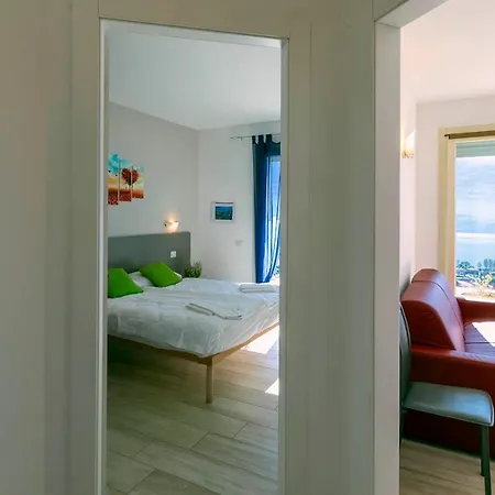 La Collinetta Hotel apartamentowy Vercana